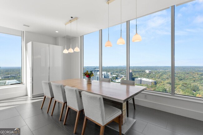 Building Photo - 3338 Peachtree Rd NE