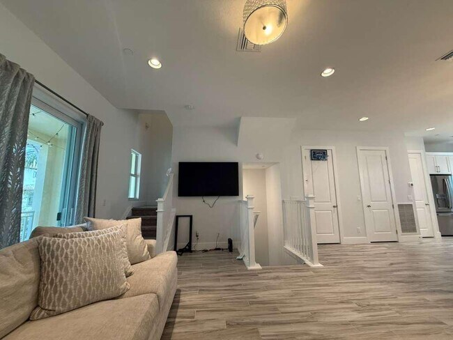 Building Photo - 5348 Sagan Ln