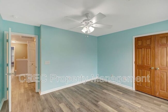 Building Photo - 304 Deep River Rd