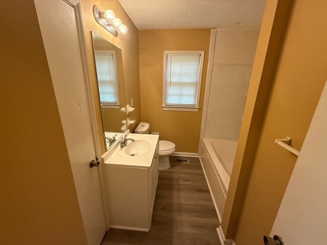 Building Photo - 109 Fairhaven Ct