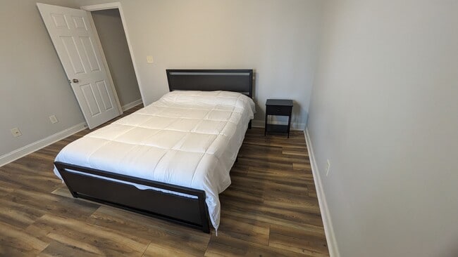 Building Photo - 2621 Macgregor Downs Rd