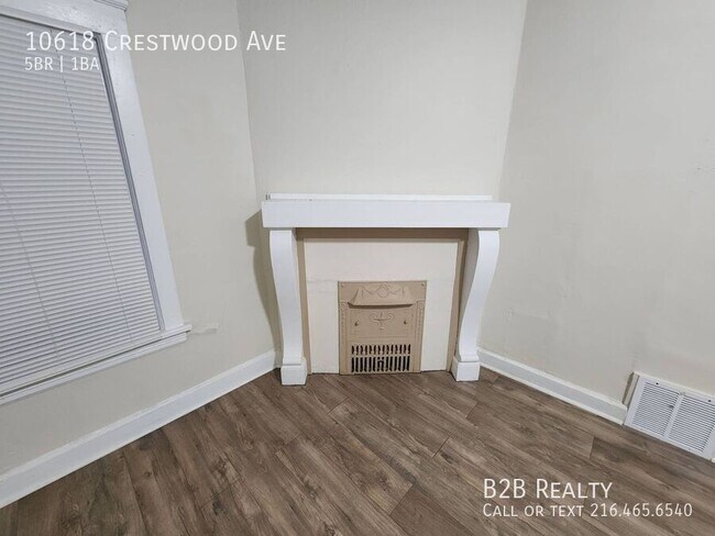 Building Photo - 10618 Crestwood Ave