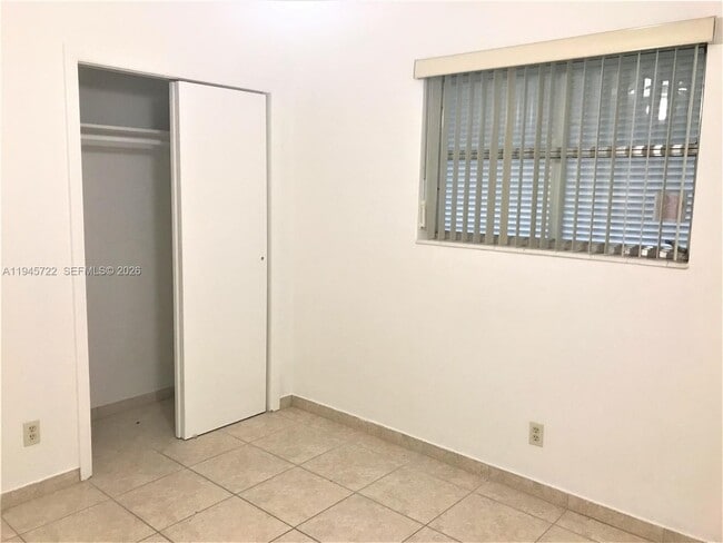 Building Photo - 1807 N 40th Ave