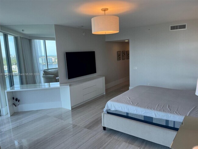 Building Photo - 17111 Biscayne Blvd