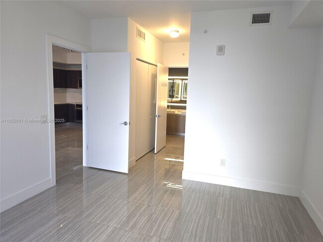 Building Photo - 2960 NE 207th St