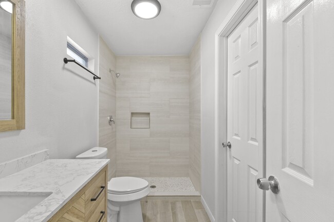 Building Photo - 3718 Dreyfus St