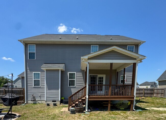 Building Photo - Stunning 4 Bed 2.5 Bath Home in Cameron with Fenced Yard