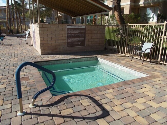 Building Photo - Beautiful 1-Bedroom Condo in Prime Bella V...