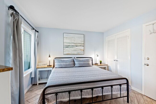 Building Photo - 497 Plantation Rd