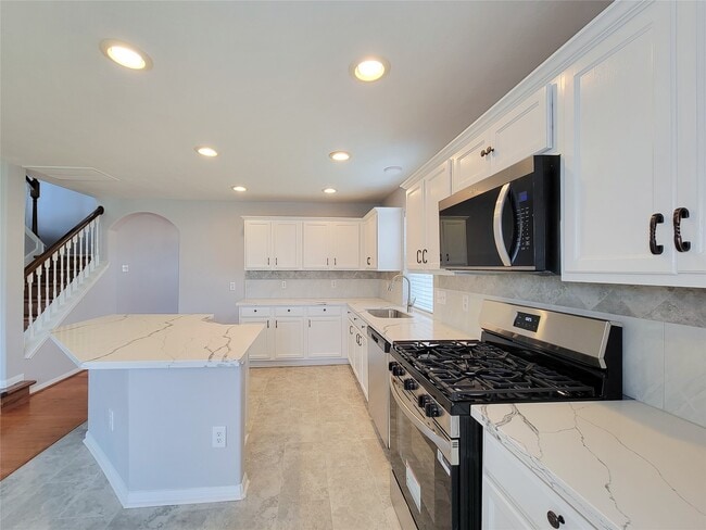 Building Photo - 6730 Wide Creek Dr