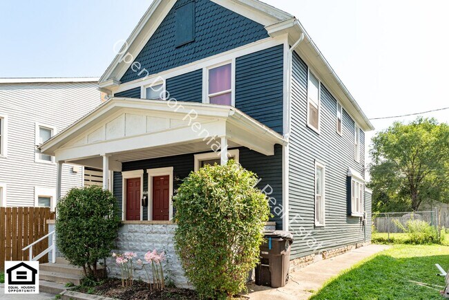 Building Photo - 2011 Hoagland Ave