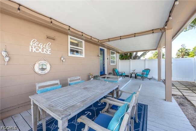 Building Photo - 547 101st Ave N