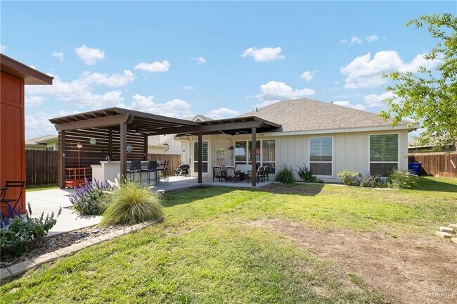 Building Photo - 28 Escondido Pass