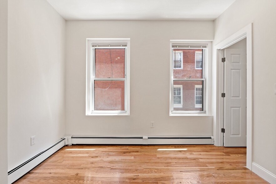 Building Photo - 159 Salem St