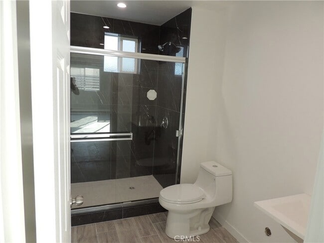 Building Photo - 22735 Del Valle St