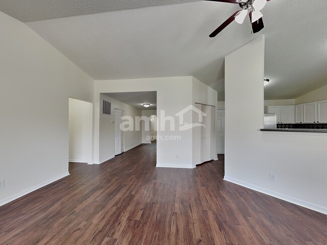 Building Photo - 5624 Grassy Bank Dr