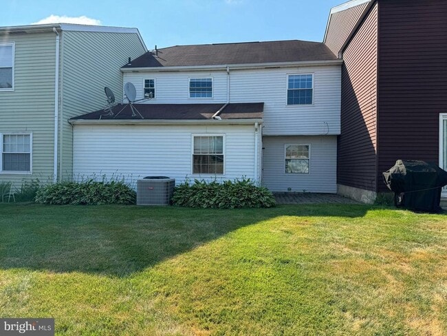 Building Photo - 45 Windsor Mews