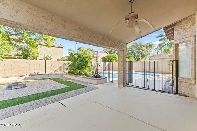 Building Photo - 1166 E Stottler Dr