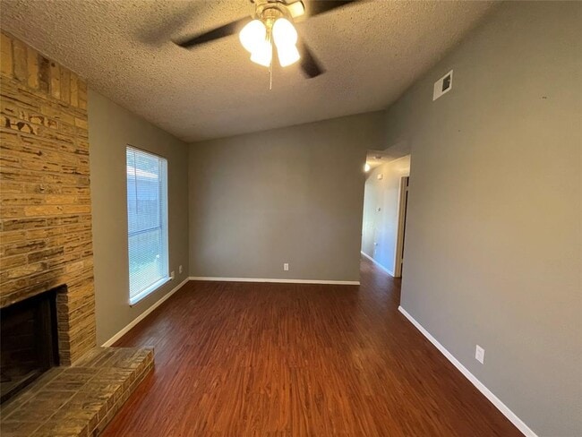 Building Photo - 7214 Lilac Ln