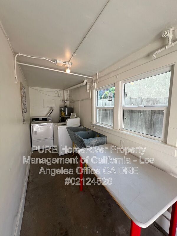 Building Photo - 629 W 23rd St