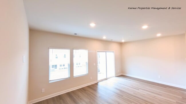 Building Photo - 3663 Backwater St