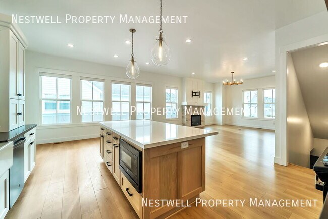 Building Photo - 10907 Paddle Board Way