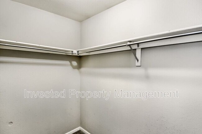Building Photo - 4849 N Foxtail Dr