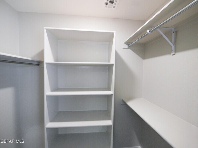 Building Photo - 14655 Pebble Hills Blvd