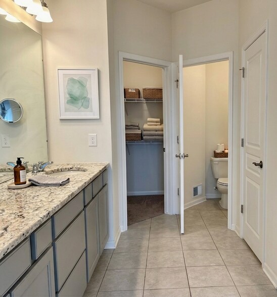 Building Photo - 2750 St. Regis Way