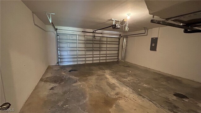 Building Photo - 2916 25th St W