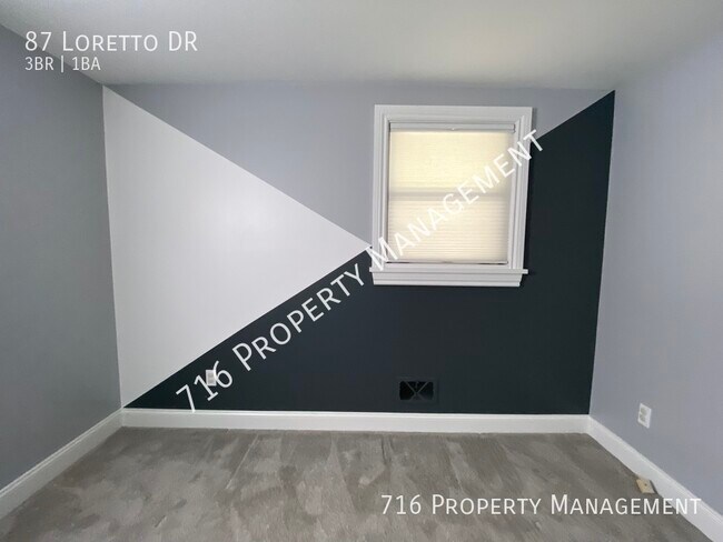 Building Photo - Newly Renovated Single Family Home! Move i...