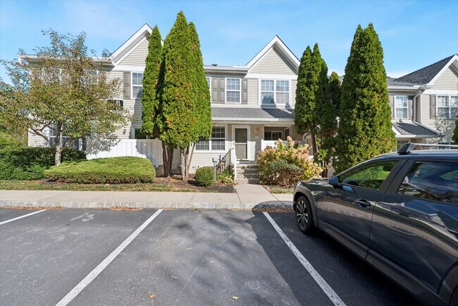 Building Photo - Beautiful 2BR/2.5BA Townhome in Byers Stat...