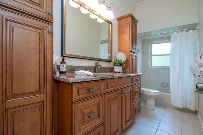 Building Photo - Palm Aire Fully Furnished Rental
