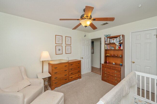 Building Photo - Location & LUXURY in Bluewater Bay!!