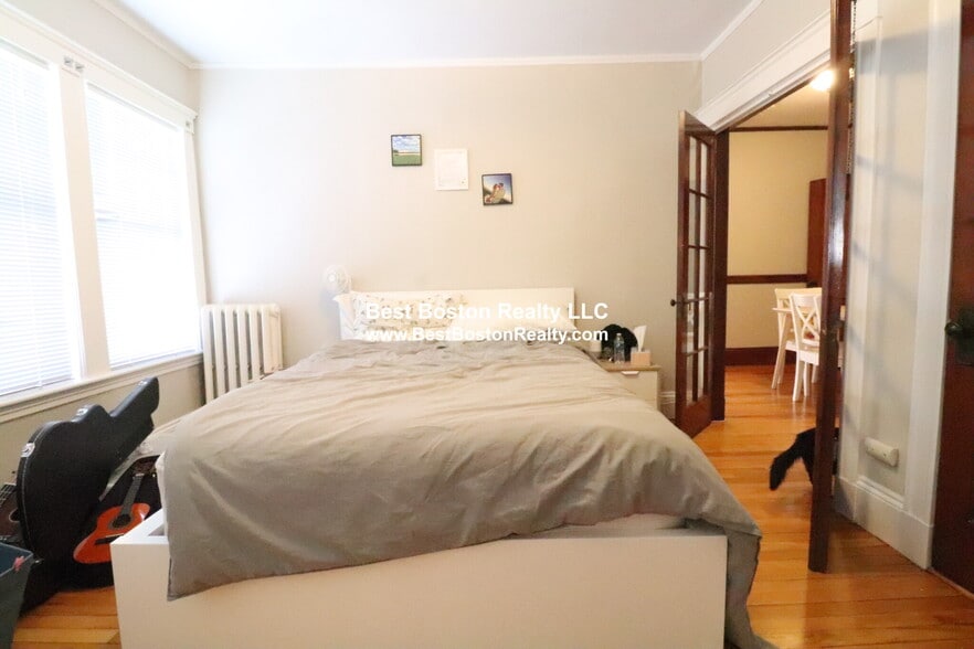 Building Photo - 11 Story St