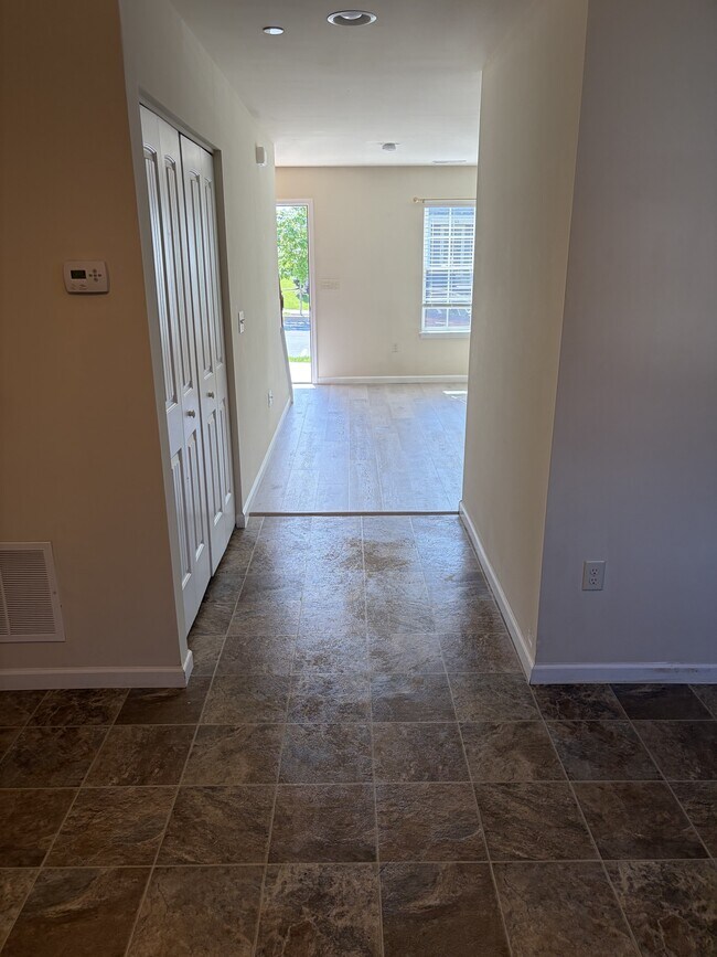 Building Photo - 530 Byler Cir