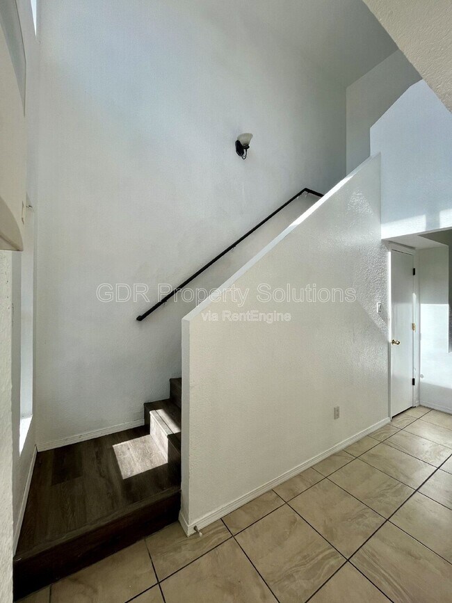 Building Photo - 8123 Waterbury Pl NW