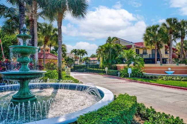 Building Photo - 500 Uno Lago Dr