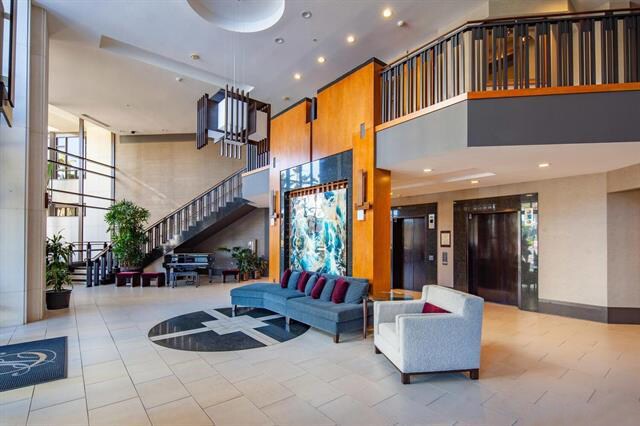 Building Photo - 700 W Harbor Dr