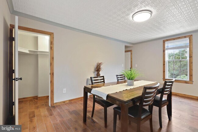 Building Photo - 3502 Buena Vista Ave