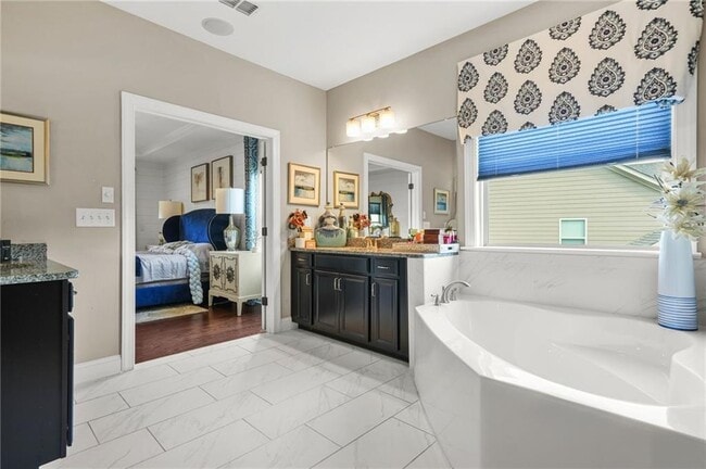 Building Photo - 705 Pressing Dr