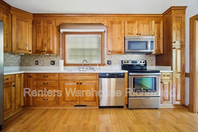 Building Photo - 4817 Stornoway Dr