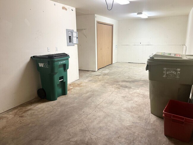 Building Photo - *HALF OFF first full month of rent!* Darli...
