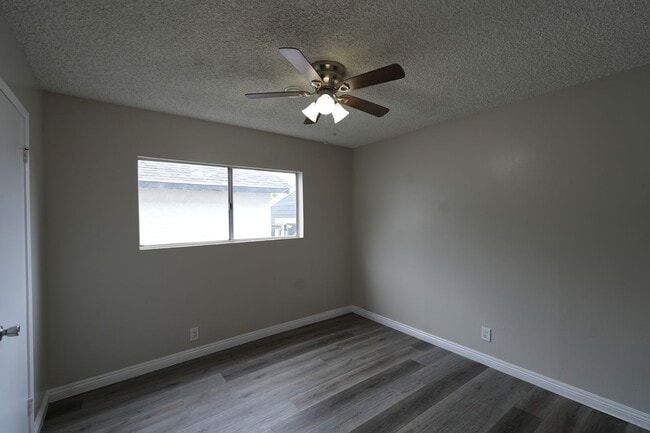 Building Photo - 440 RAYVON