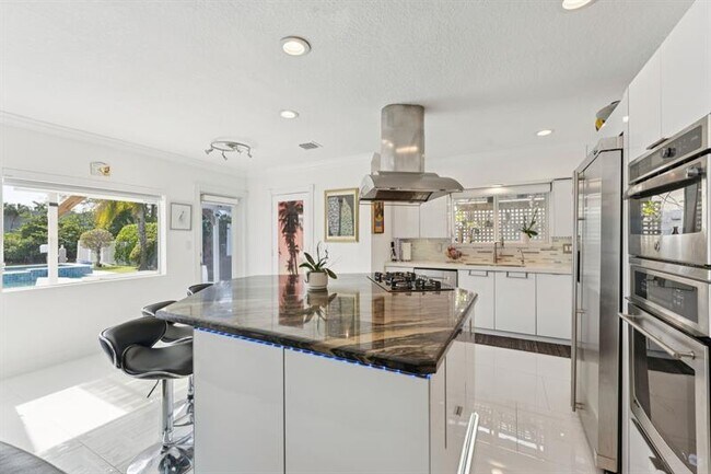 Building Photo - 911 NW 7th St