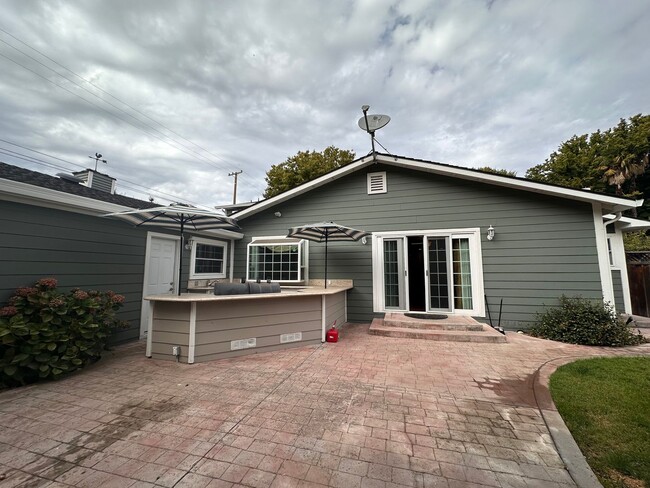 Building Photo - Elevated Willow Glen Living 5bd / 4 ba