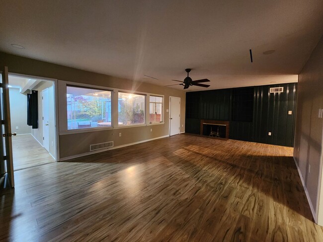 Building Photo - GREAT HOME