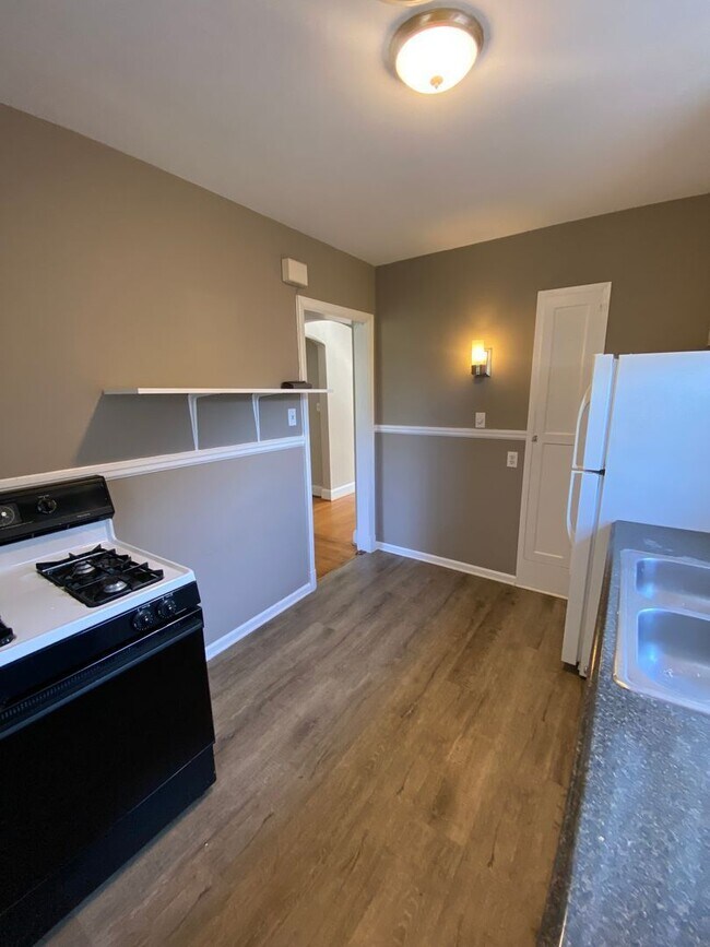 Building Photo - 3910 Cary Street Rd