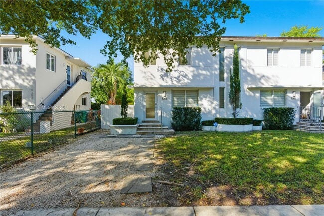 Building Photo - 1244 SW 13th Ave