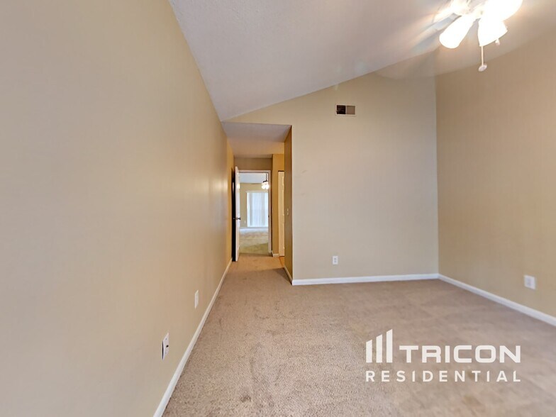 Building Photo - 4013 Forecast Dr